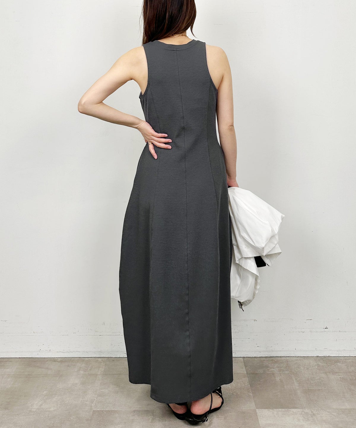 model：H164　着用サイズ：M　グレー