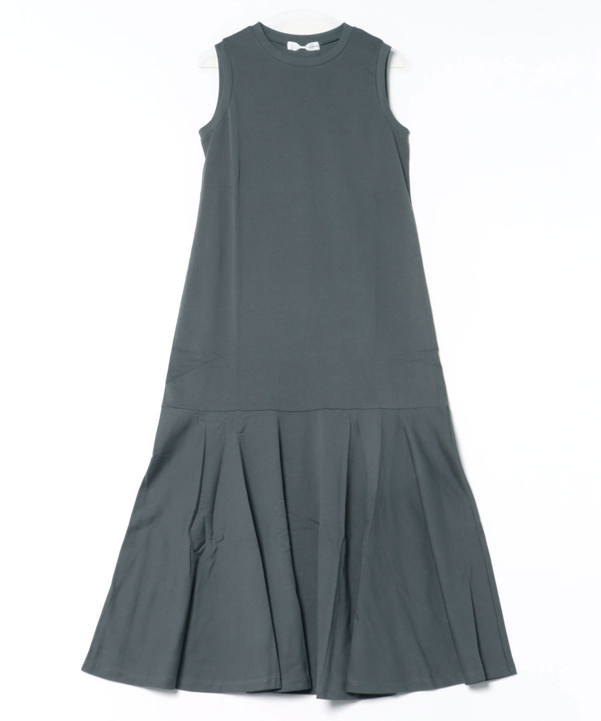 チャコールグレー