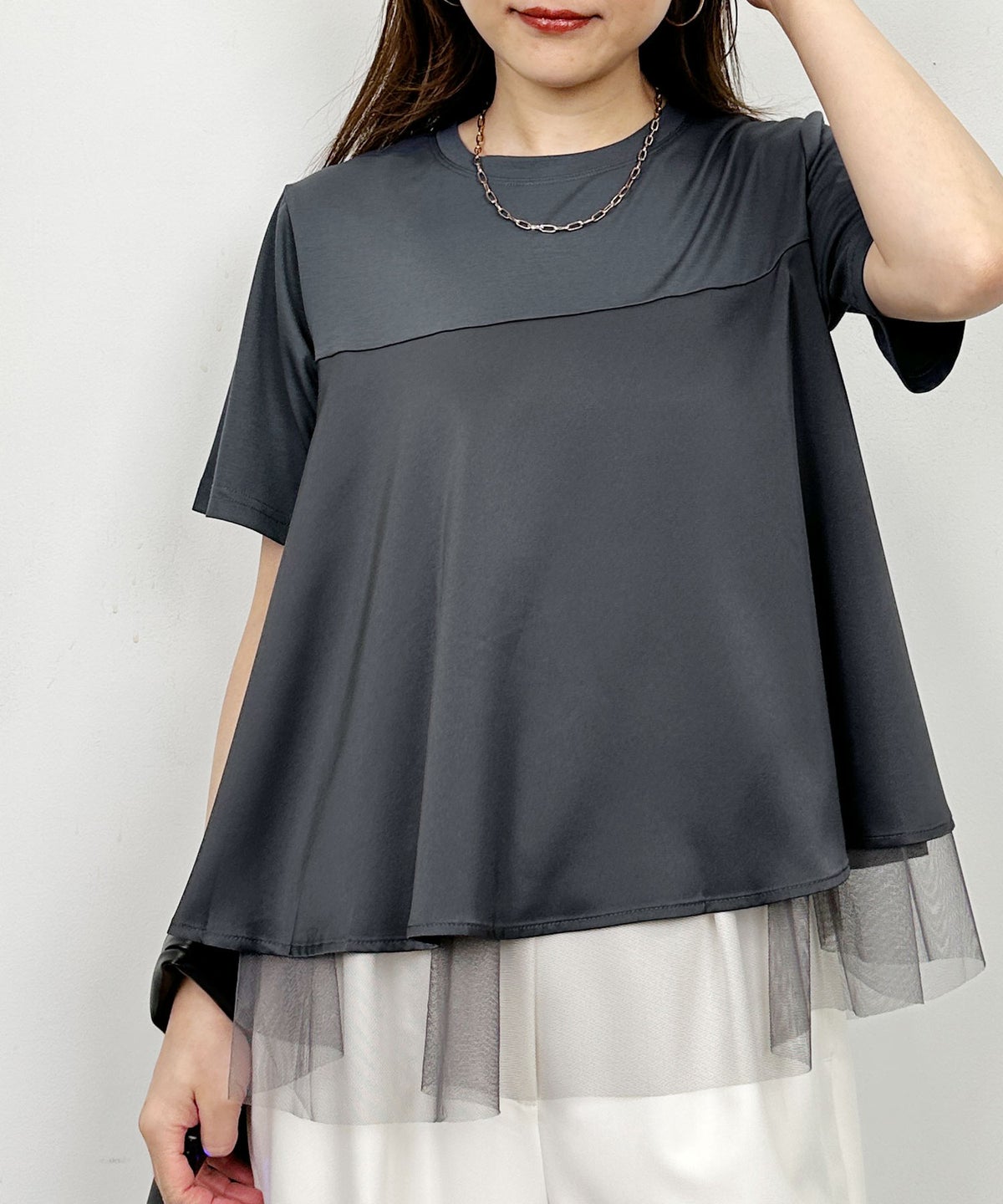 model：H164　着用サイズ：M　チャコールグレー