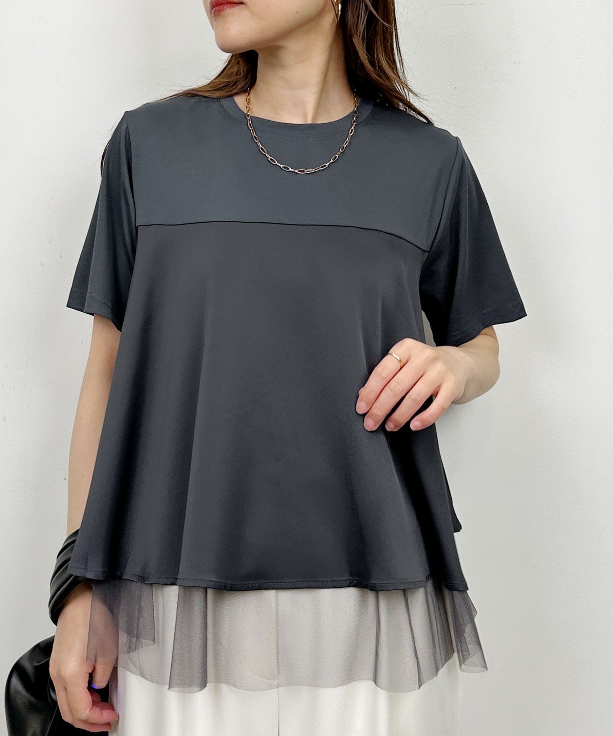 model：H164　着用サイズ：M　チャコールグレー