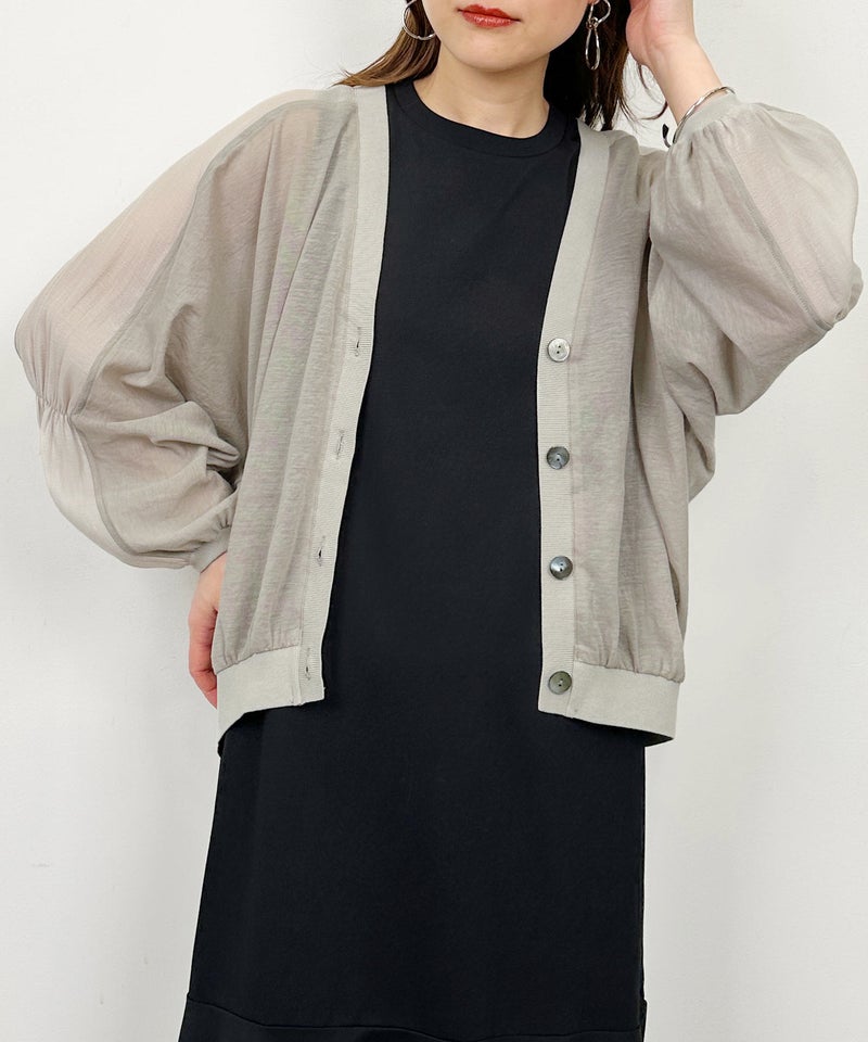 model：H164　着用サイズ：M　グレイッシュベージュ