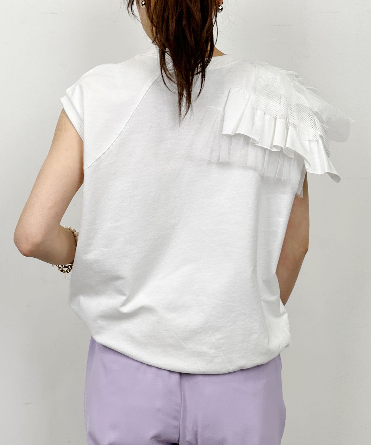 model：H164　着用サイズ：M　ホワイト