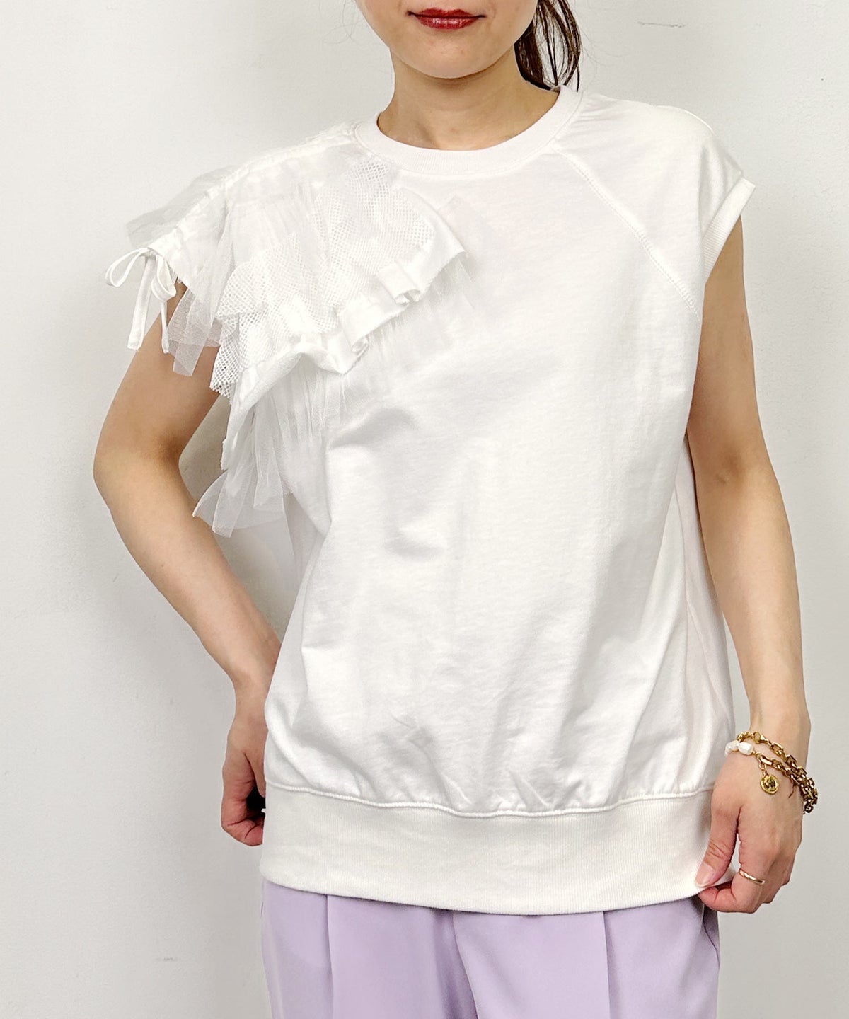 model：H164　着用サイズ：M　ホワイト