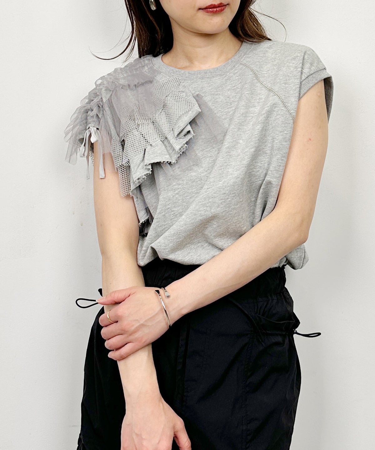 model：H164　着用サイズ：M　グレー