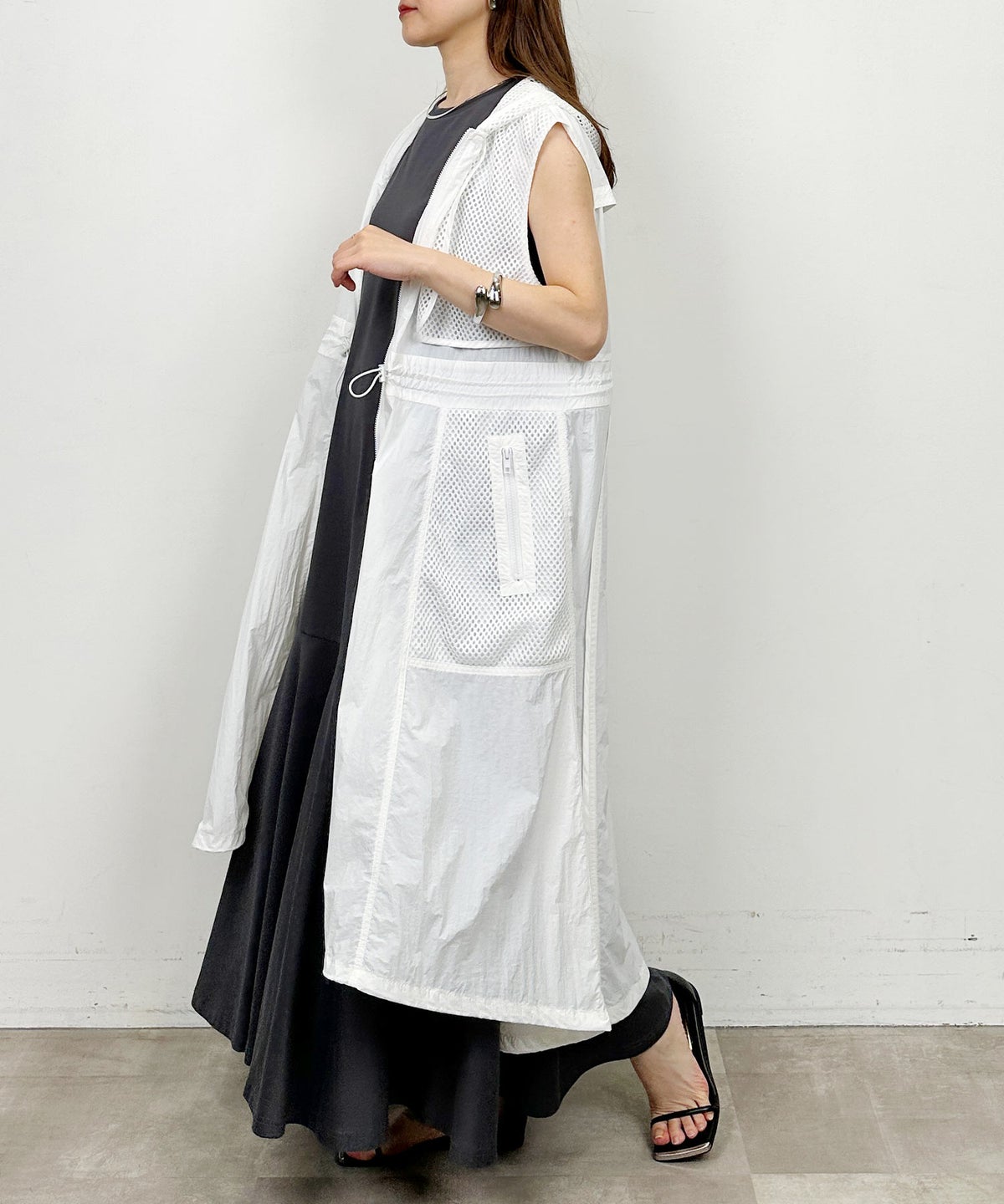 model：H164　着用サイズ：M　ホワイト