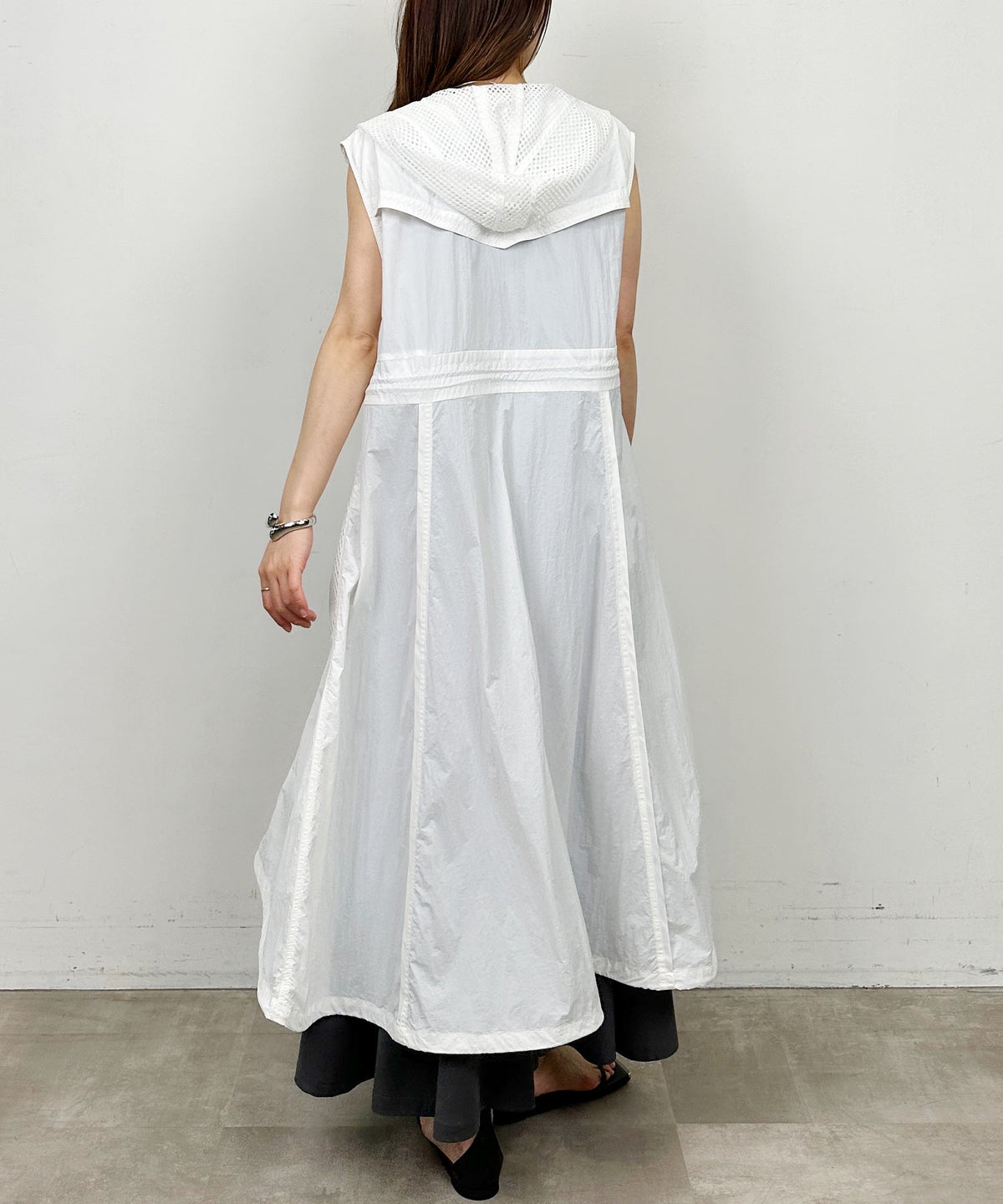model：H164　着用サイズ：M　ホワイト