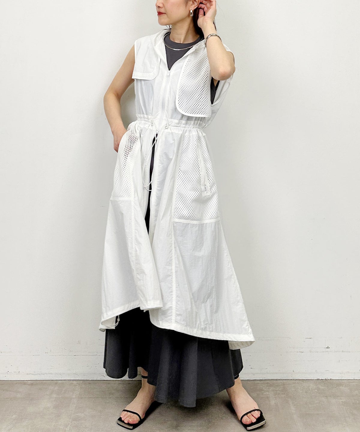 model：H164　着用サイズ：M　ホワイト