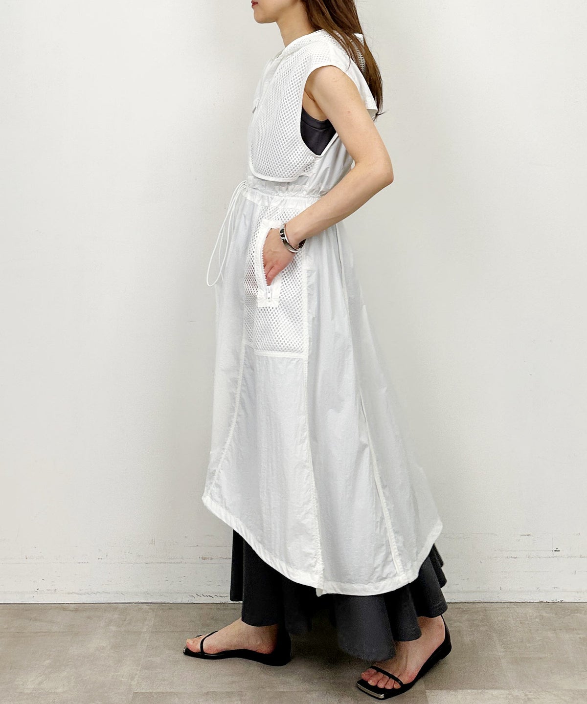 model：H164　着用サイズ：M　ホワイト