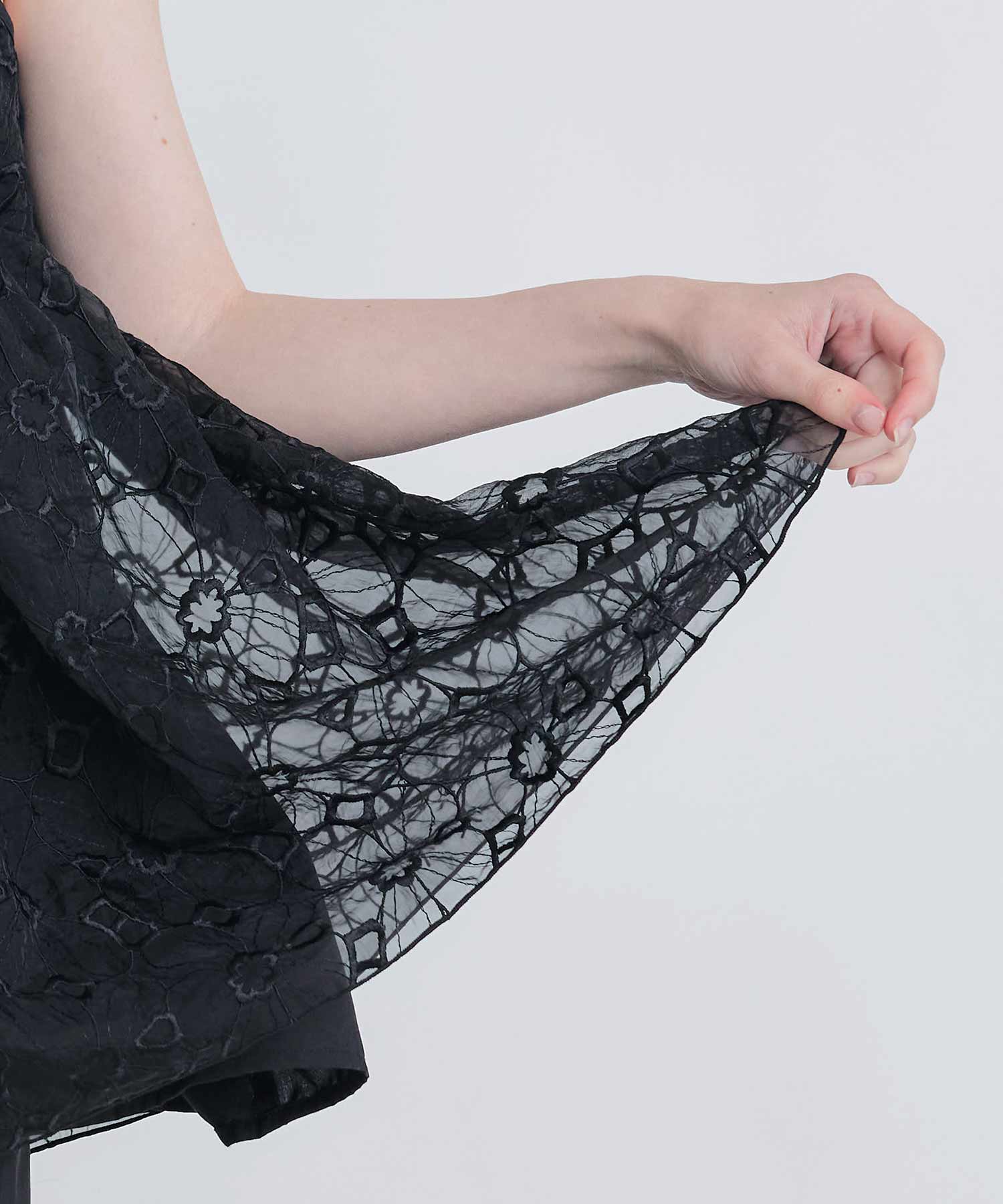 カタログ-雑誌掲載♪フラワー刺繍ブラウス フラワー刺しゅうブラウス 49AV JUNKO SHIMADA｜クロスプラス公式通販