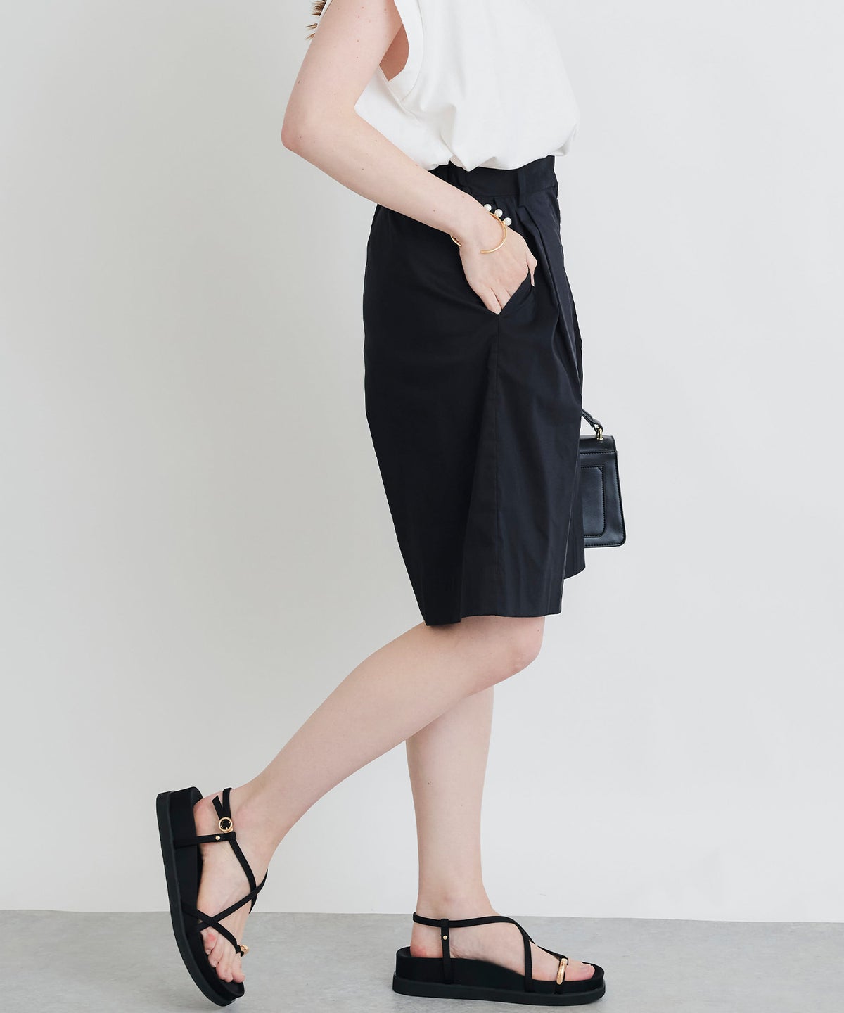 model：H160　着用サイズ：S　ブラック