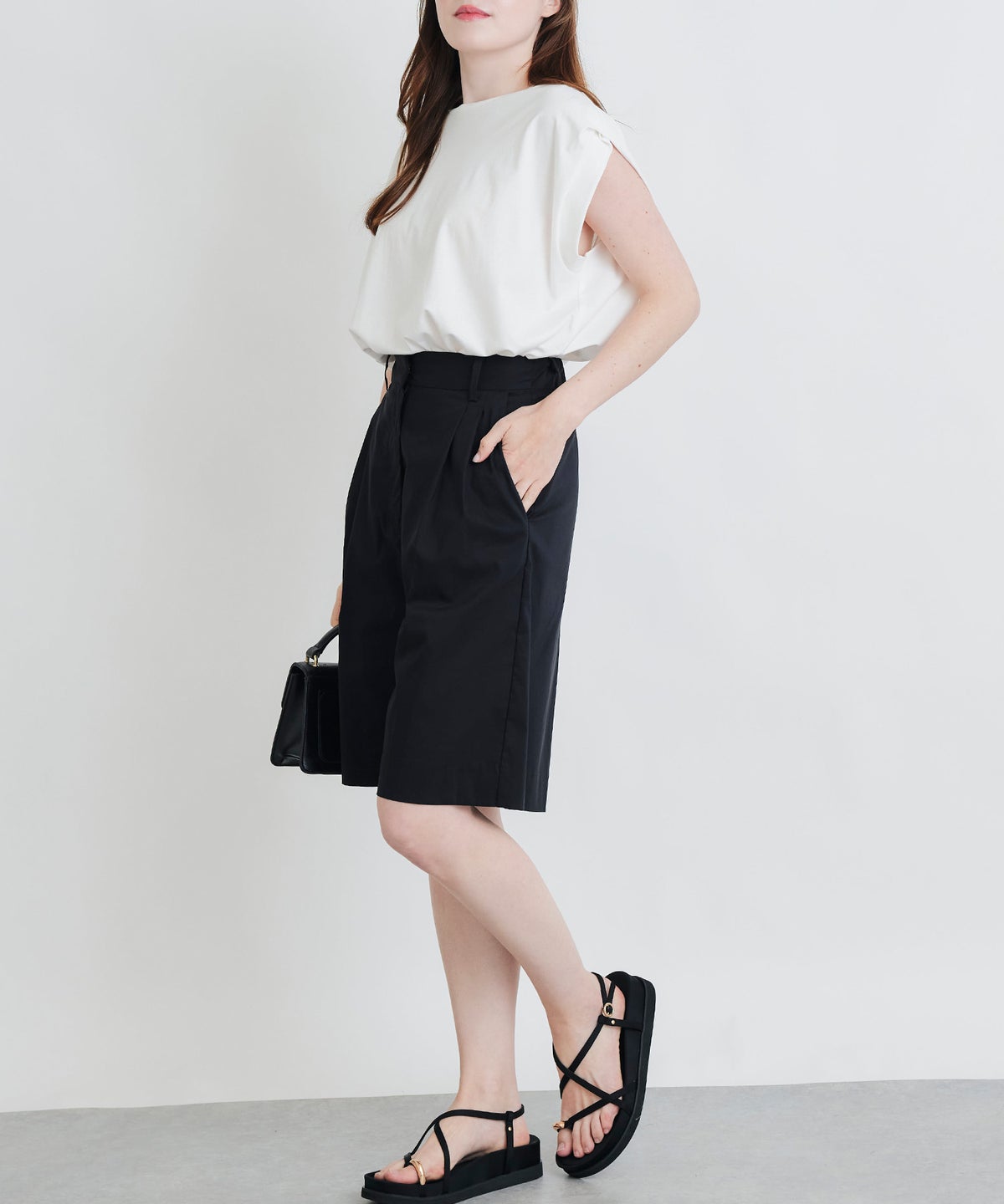 model：H160　着用サイズ：S　ブラック
