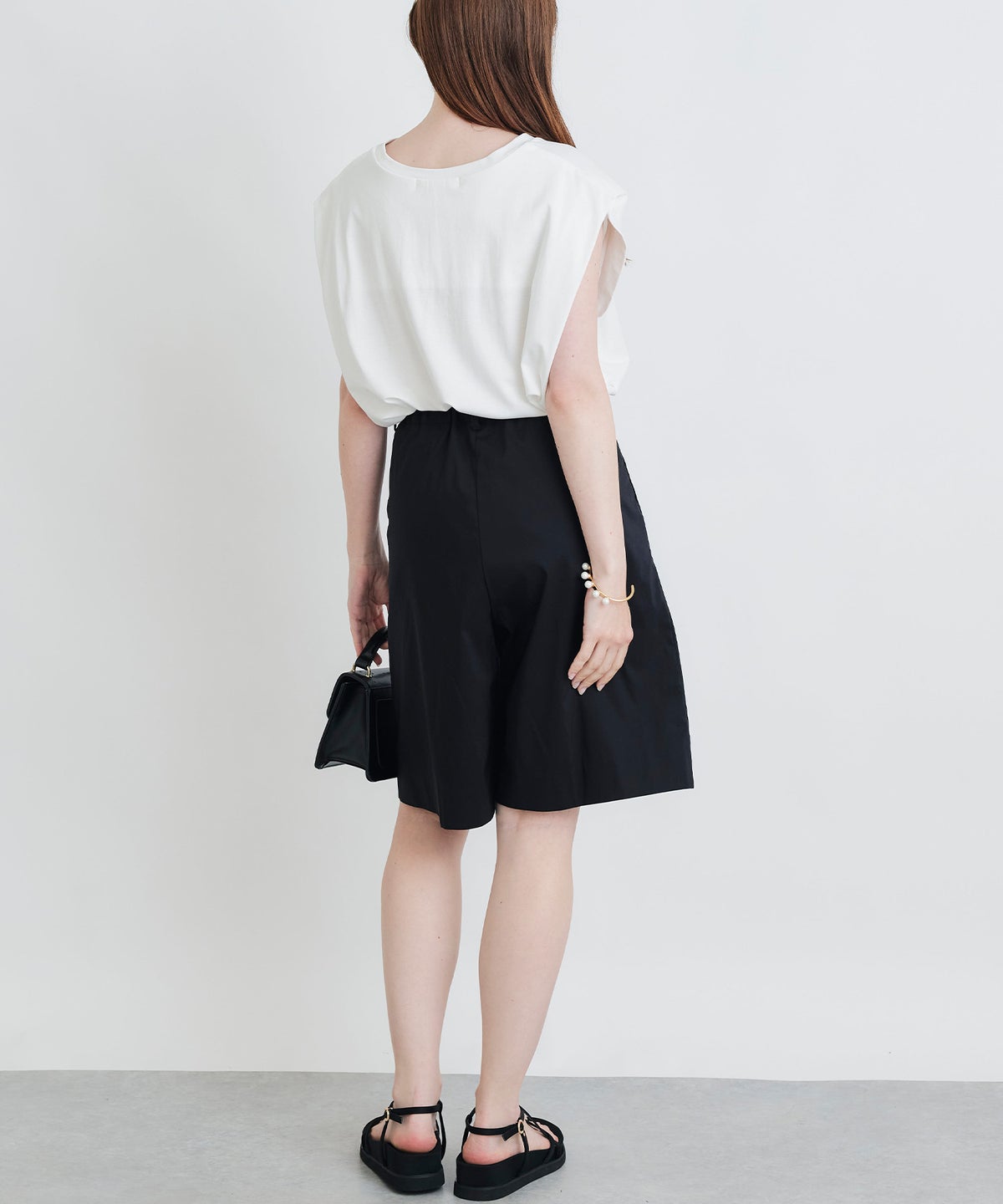 model：H160　着用サイズ：S　ブラック