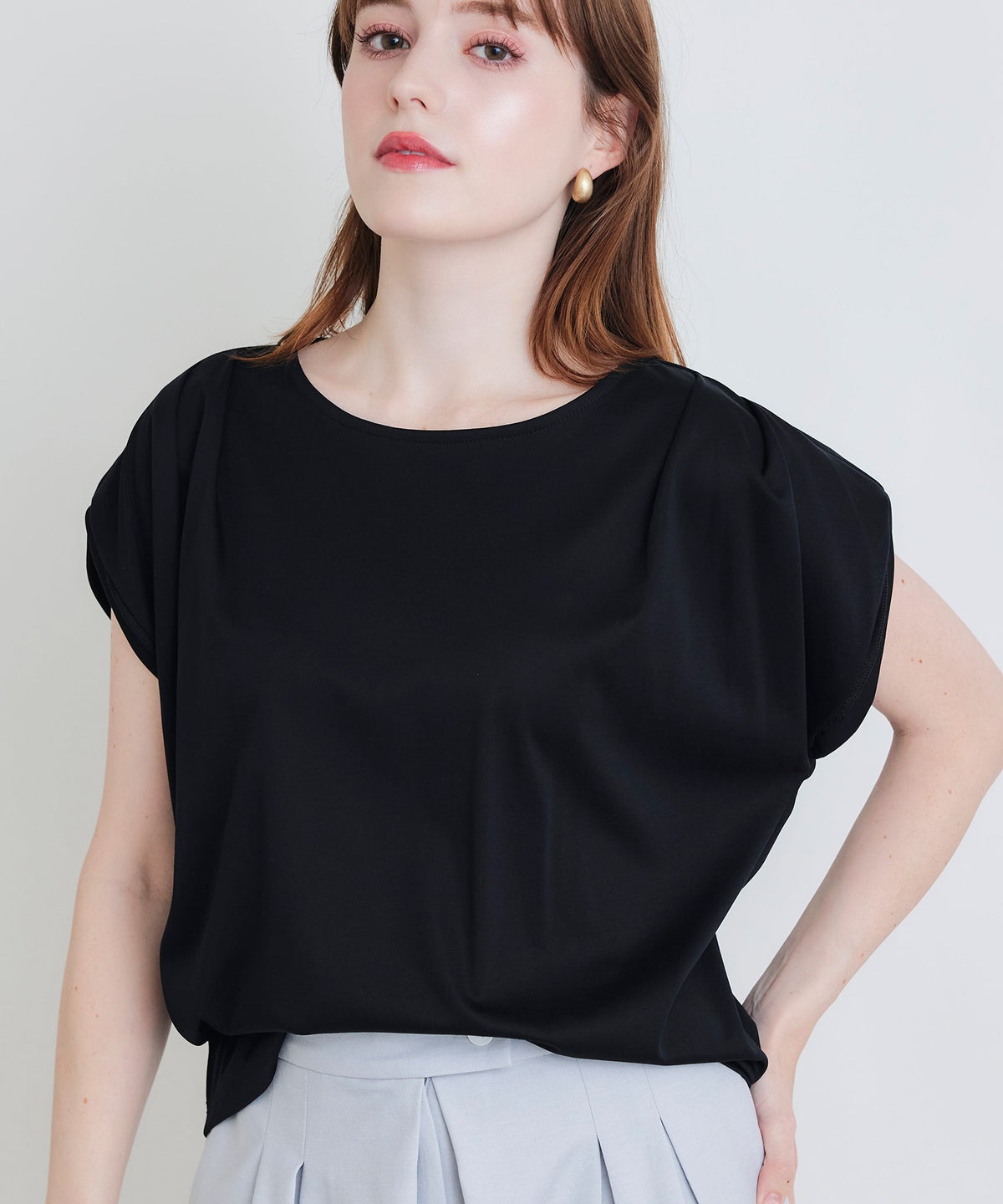 model：H160　着用サイズ：M　ブラック