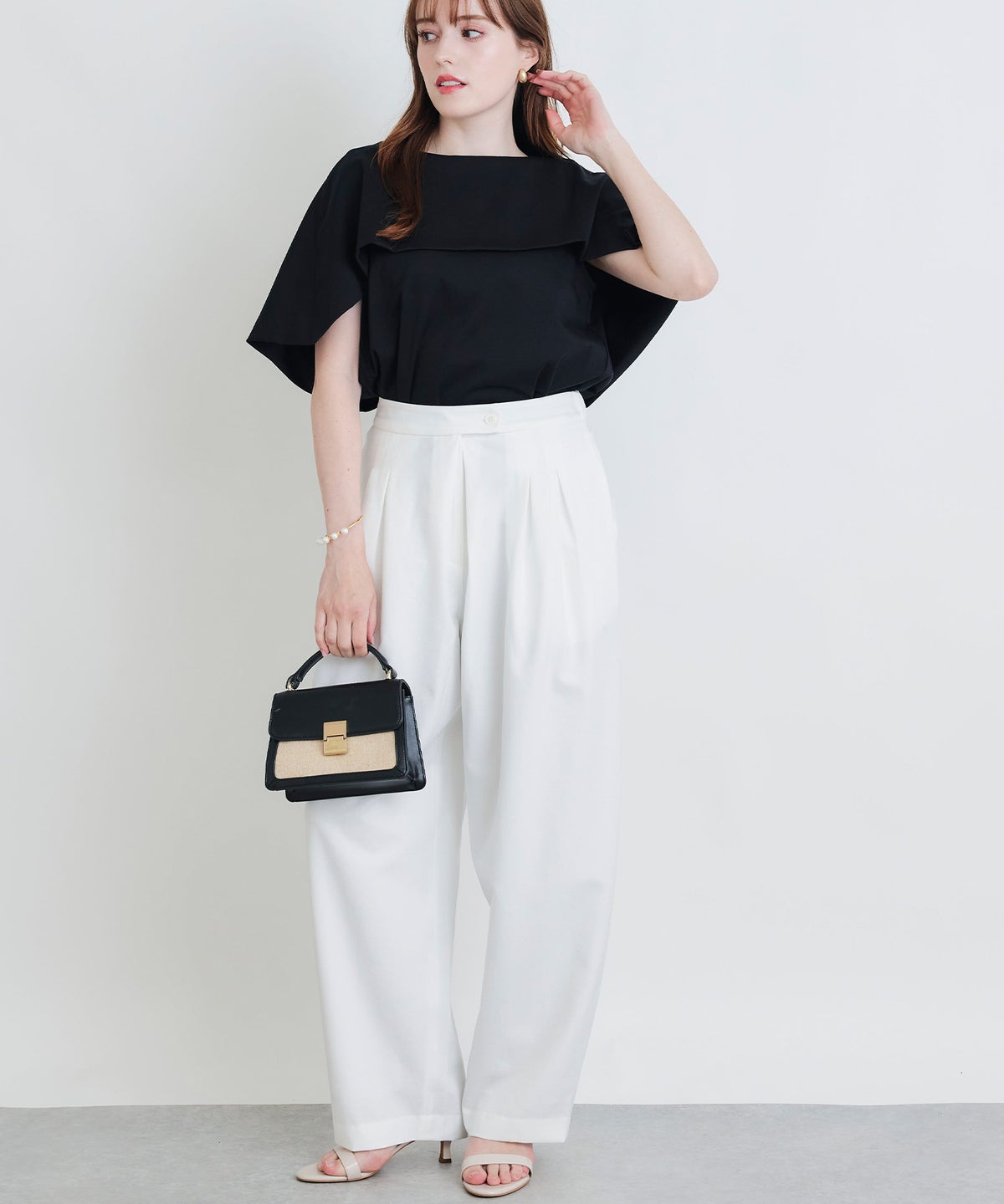 model：H160　着用サイズ：M　ブラック