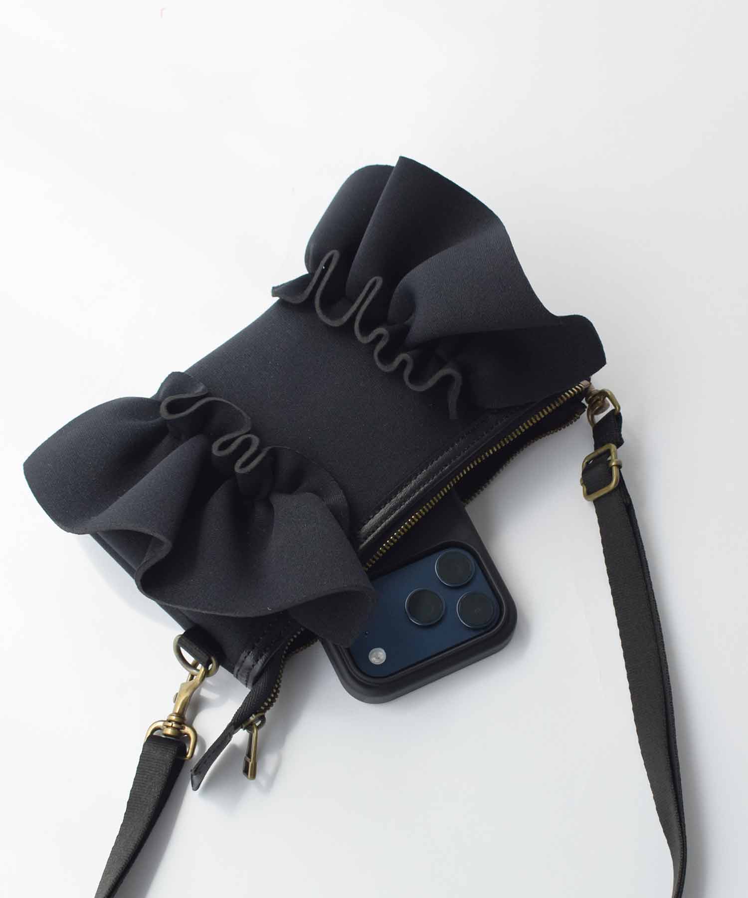 Plum's　ヒツジポシェット　Black ネイプルズ ラッフル ポシェットウォレット-Lサイズ | PICCIN