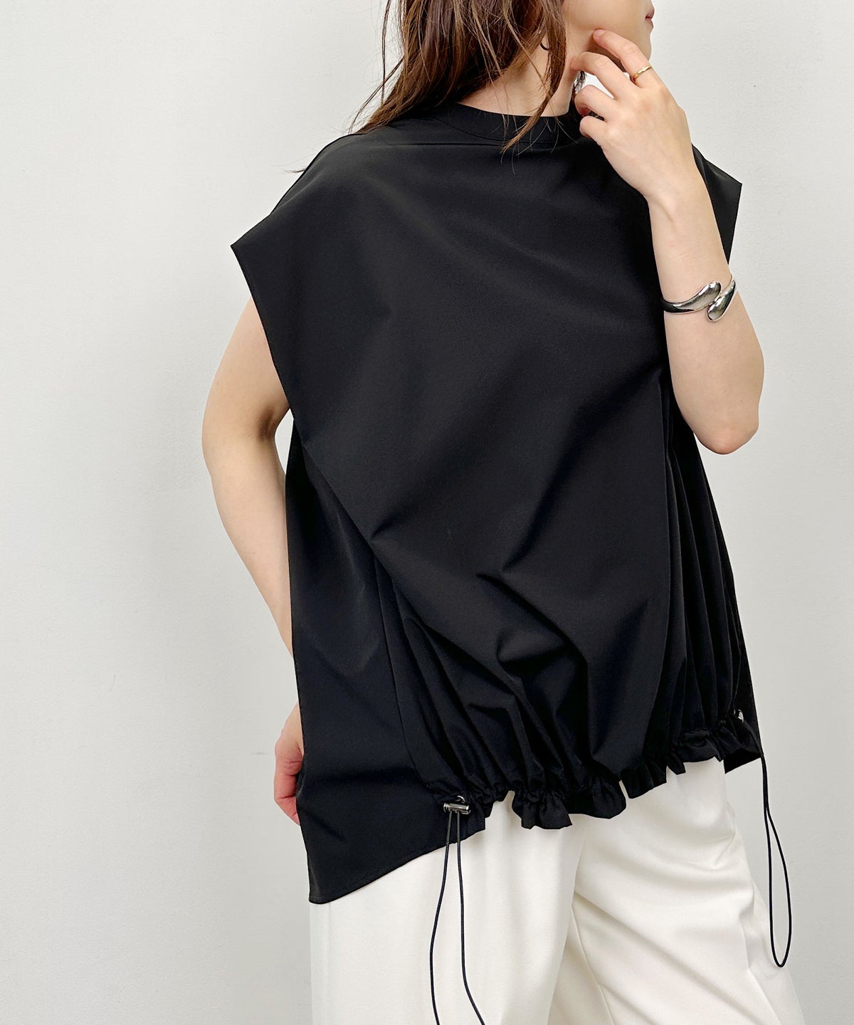 model：H164　着用サイズ：M