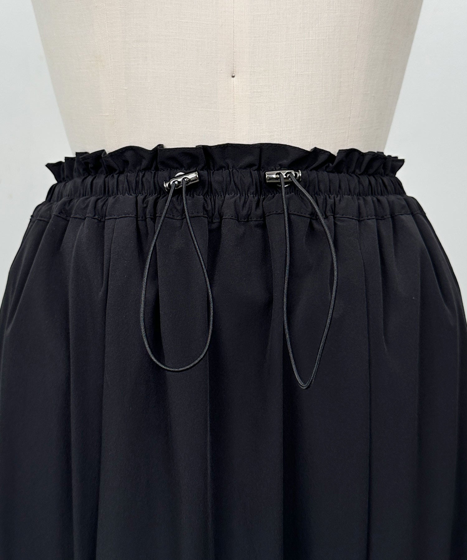 極美品✨アディアム 2022年42579 定価8.5万円 アイビースカート Sculpted Asymmetry SK 56dt Khadi – マザーハウス 公式サイト