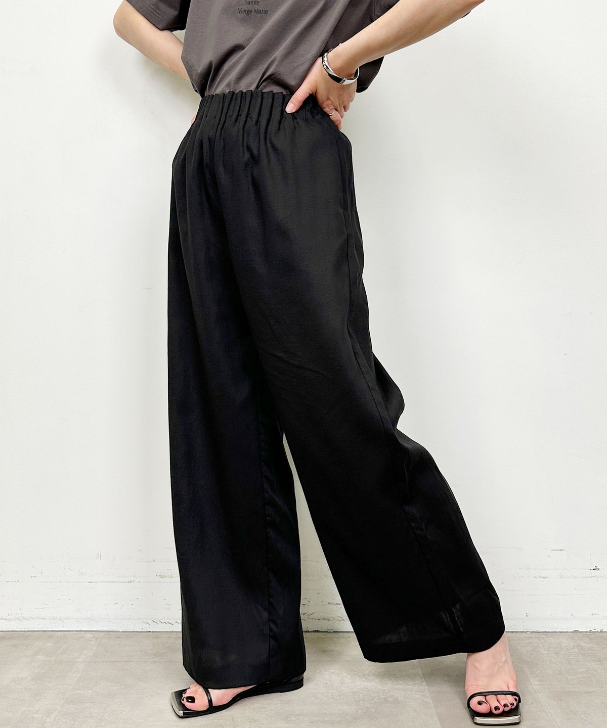 model：H164　着用サイズ：M　ブラック