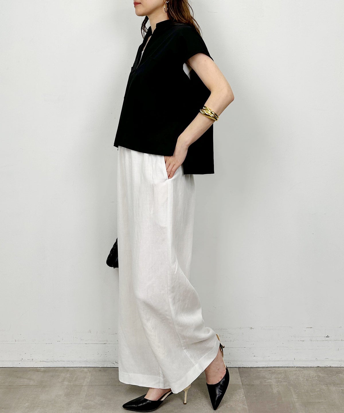 model：H164　着用サイズ：M　オフホワイト