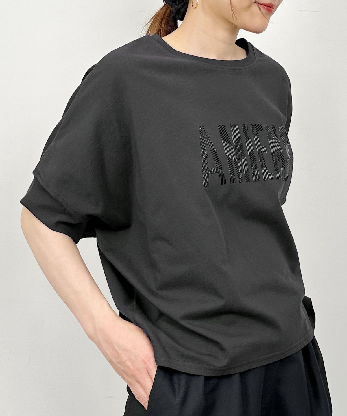 model：H164　着用サイズ：M　チャコールグレー