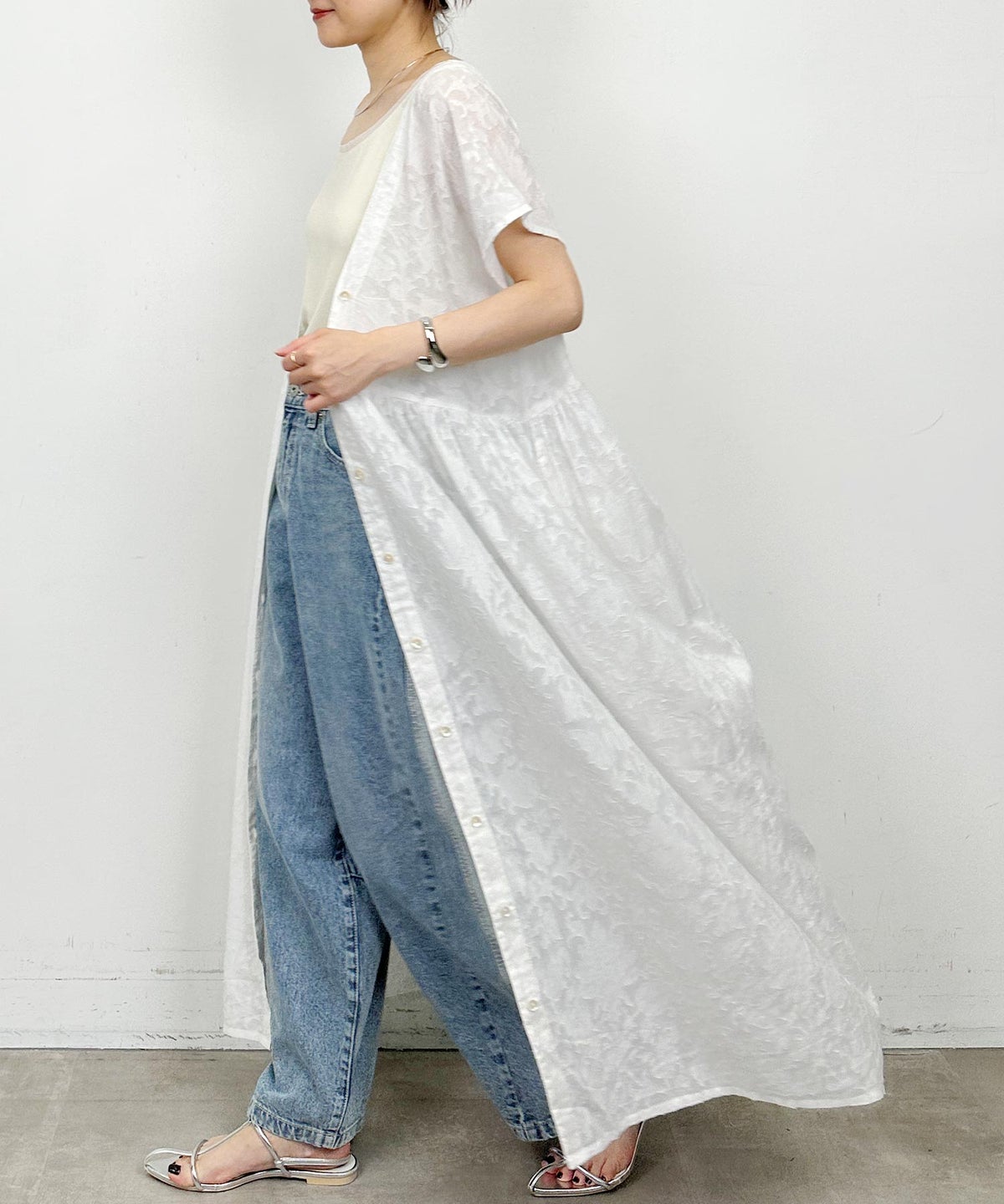 model：H164　着用サイズ：M　オフホワイト