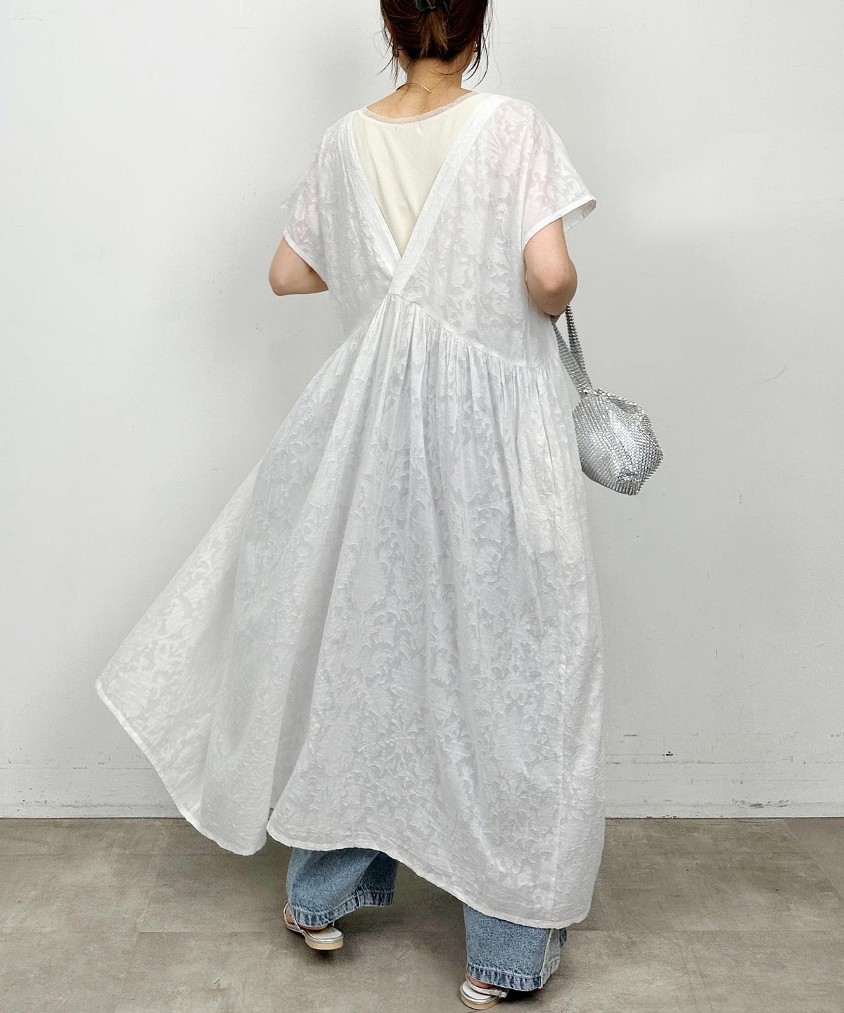 model：H164　着用サイズ：M　オフホワイト