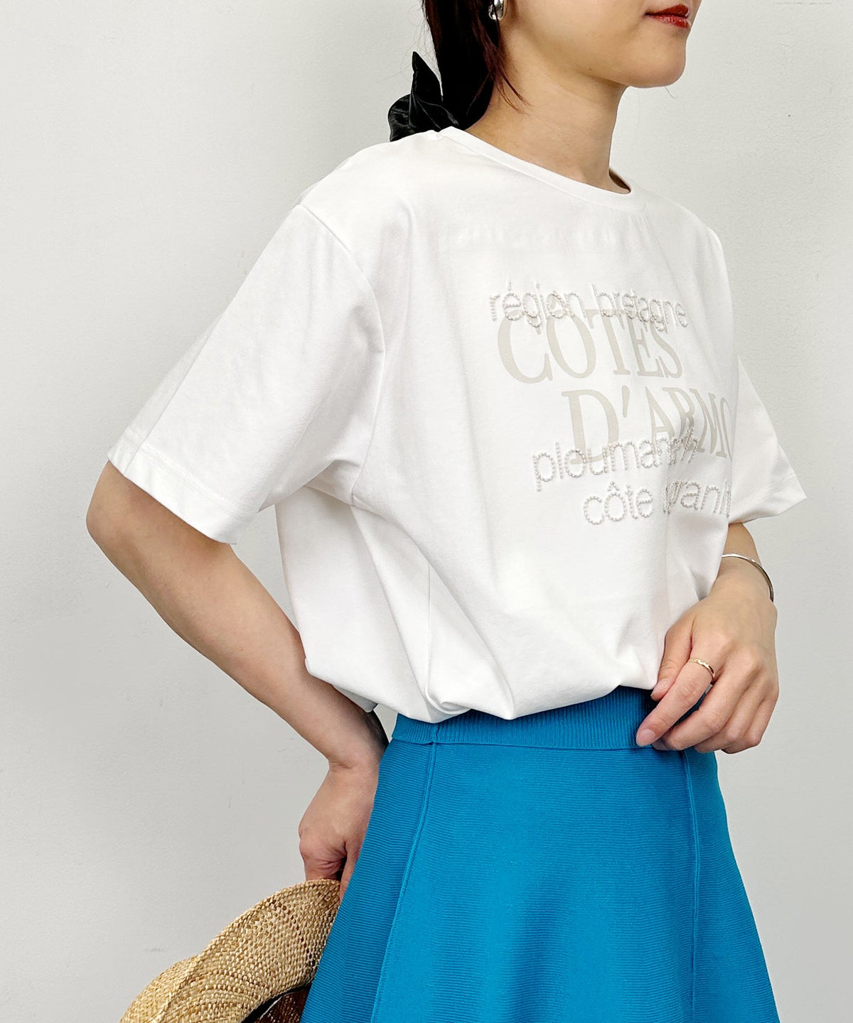 model：H164　着用サイズ：M　オフホワイト