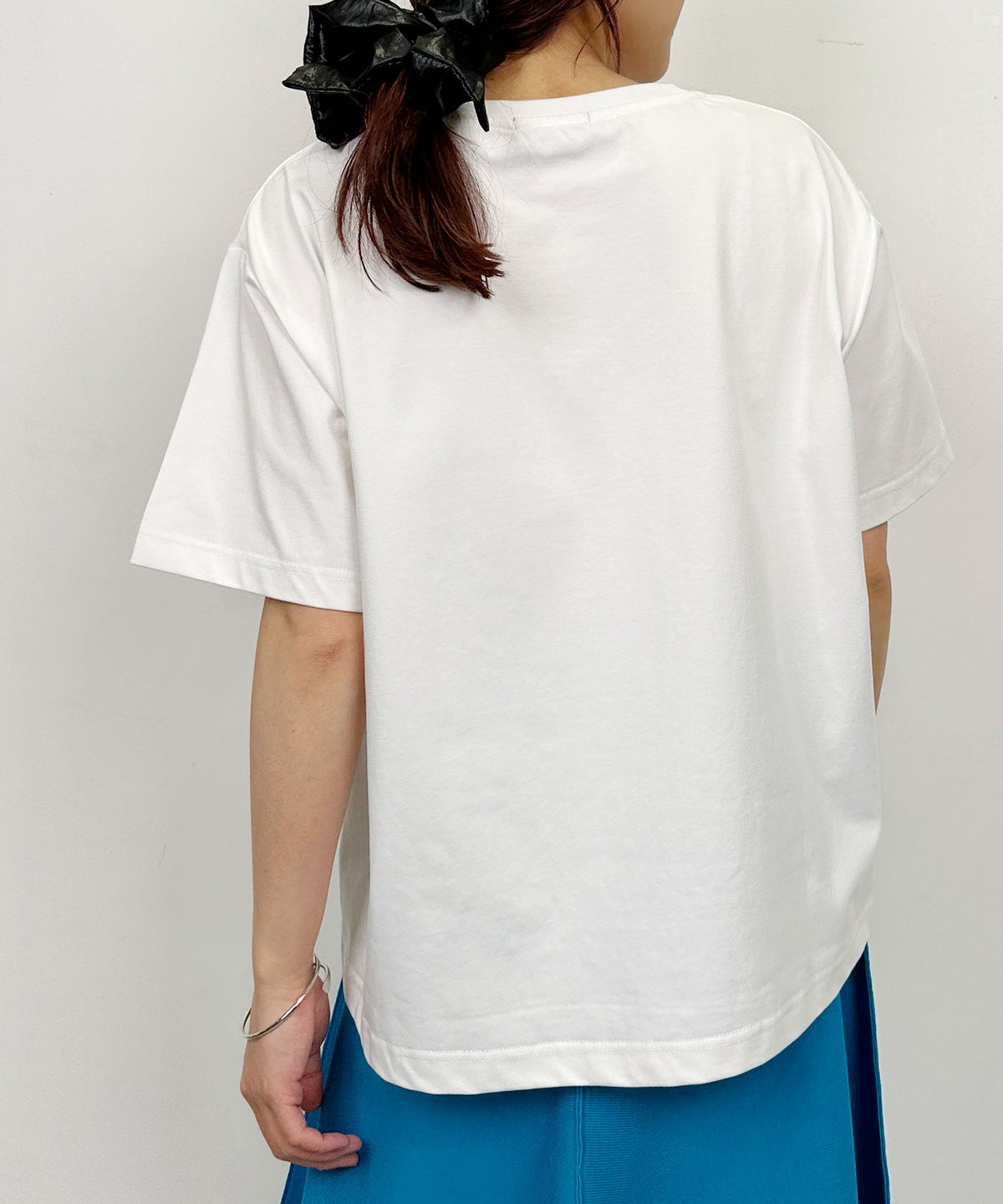 model：H164　着用サイズ：M　オフホワイト