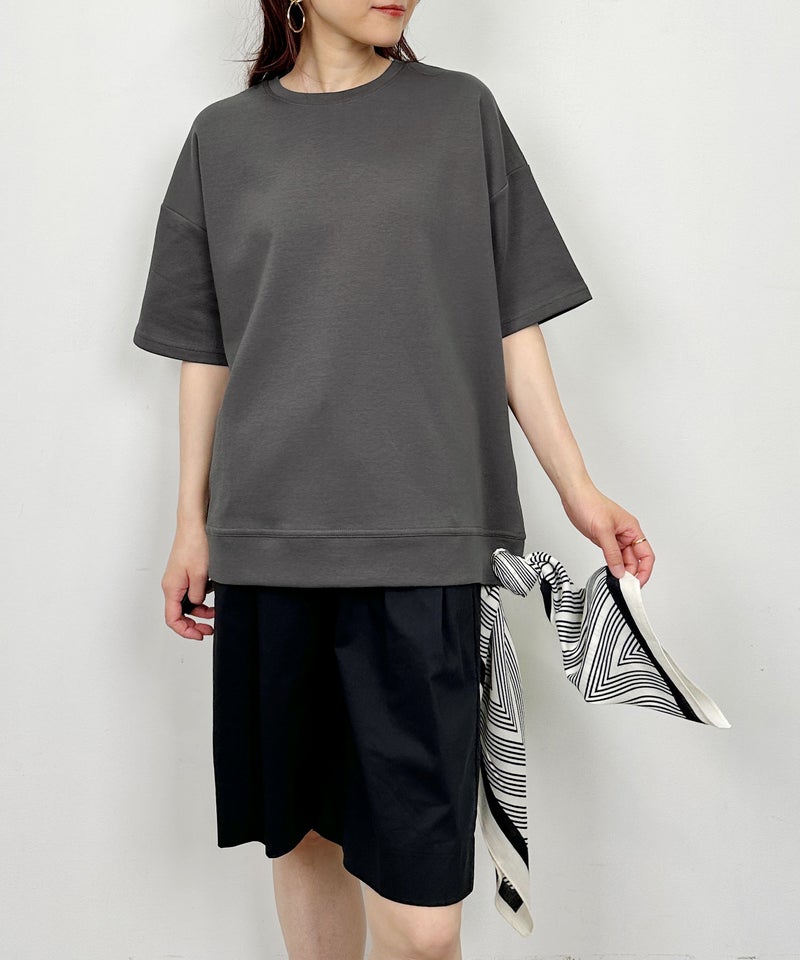 model：H164　着用サイズ：M　チャコールグレー