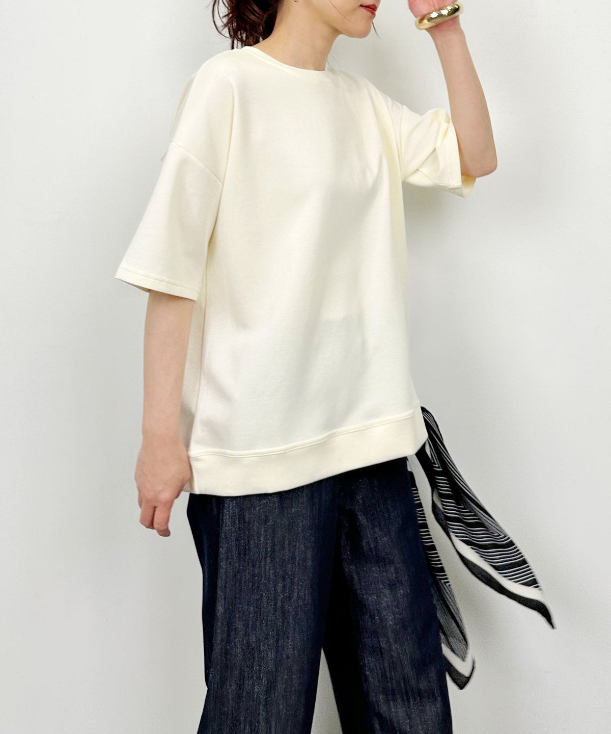 model：H164　着用サイズ：M　アイボリー