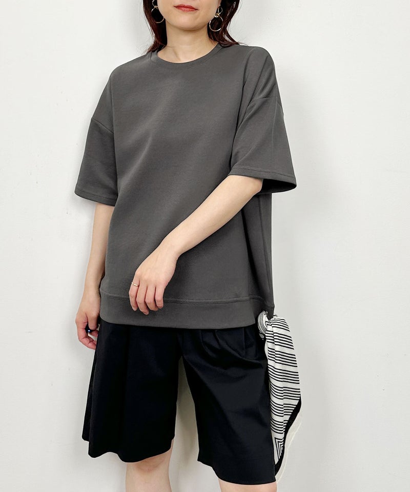 model：H164　着用サイズ：M　チャコールグレー