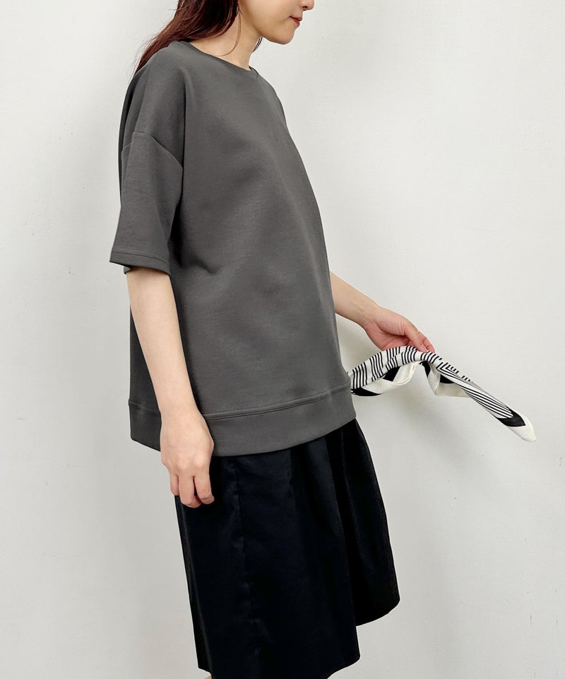 model：H164　着用サイズ：M　チャコールグレー