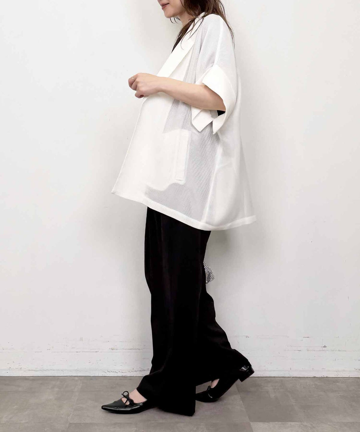 model：H164　着用サイズ：M　オフホワイト