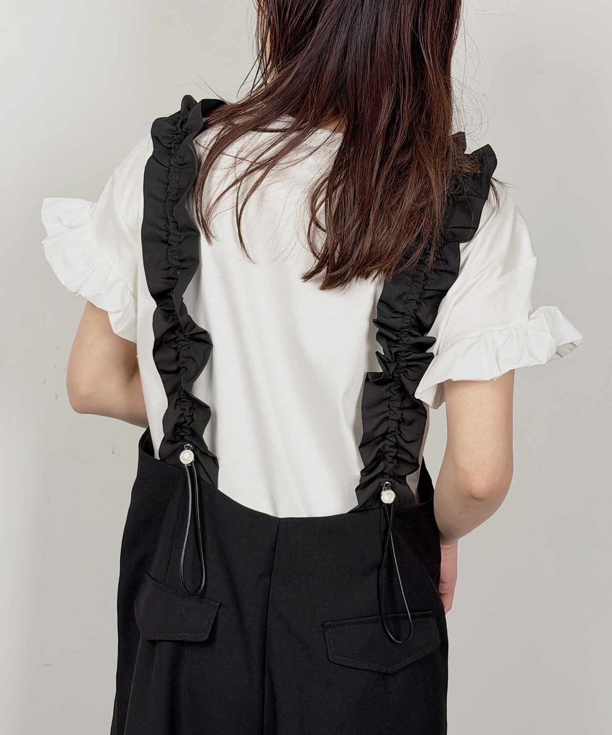 model：H164　着用サイズ：M　オフホワイト（無地）