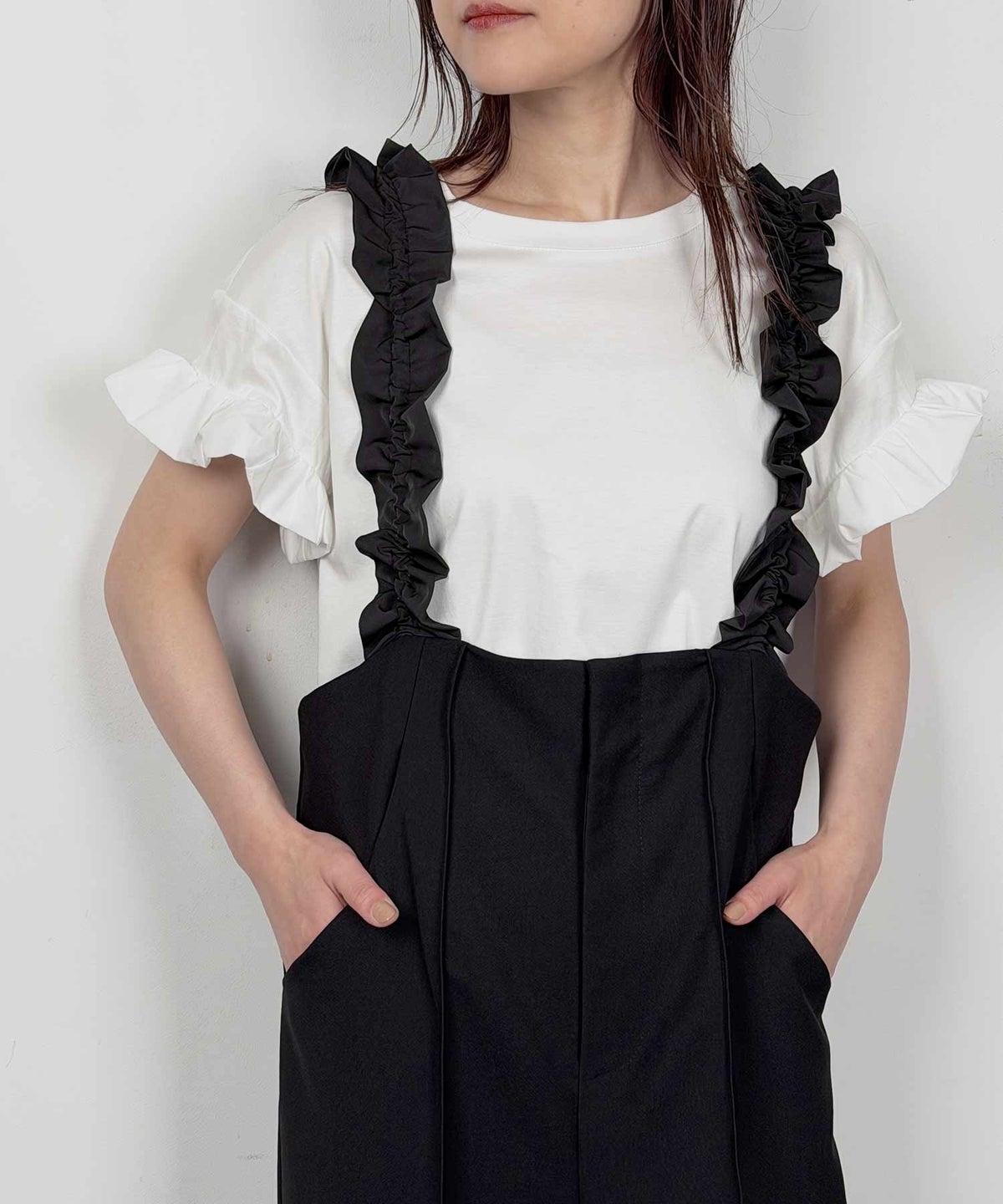 model：H164　着用サイズ：M　オフホワイト（無地）