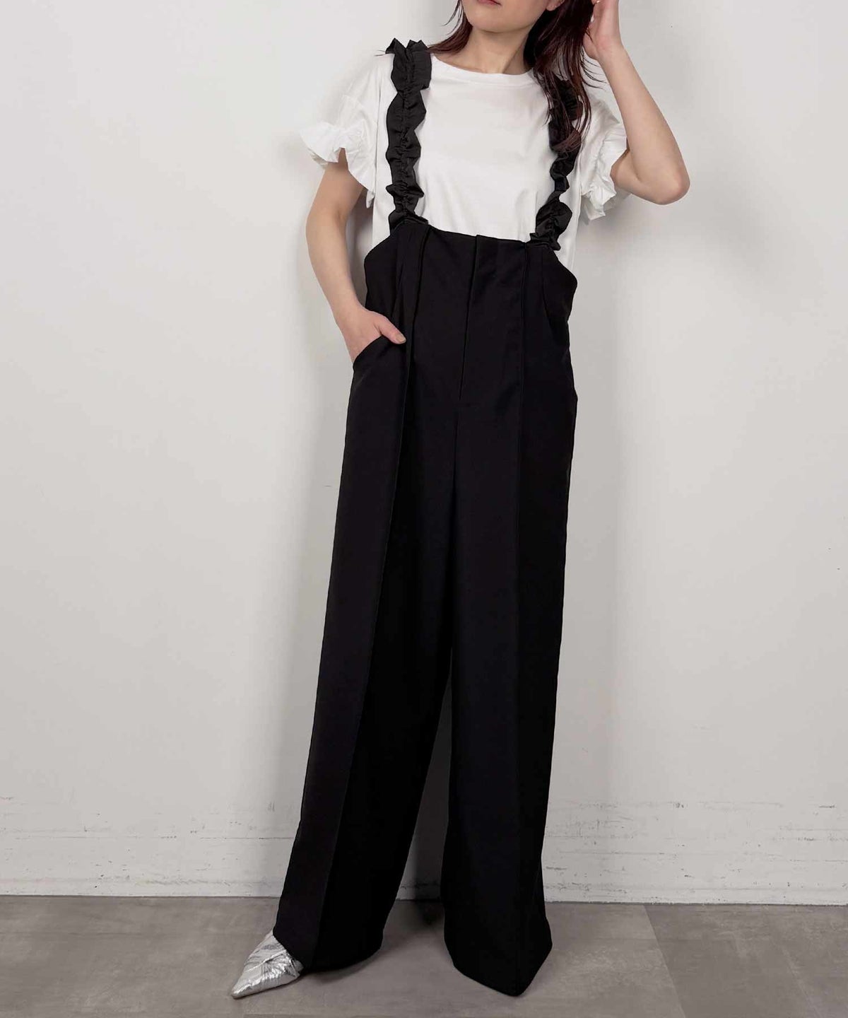 model：H164　着用サイズ：M　オフホワイト（無地）
