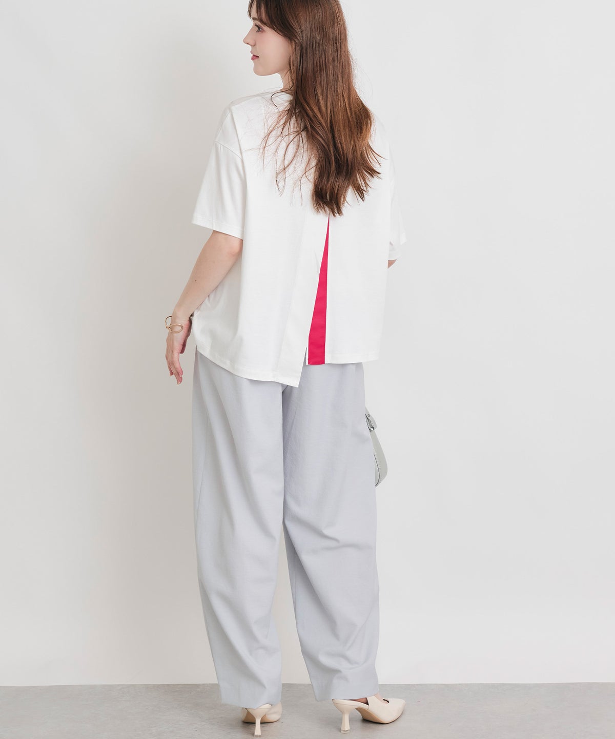 model：H160　着用サイズ：M　レッド系その他
