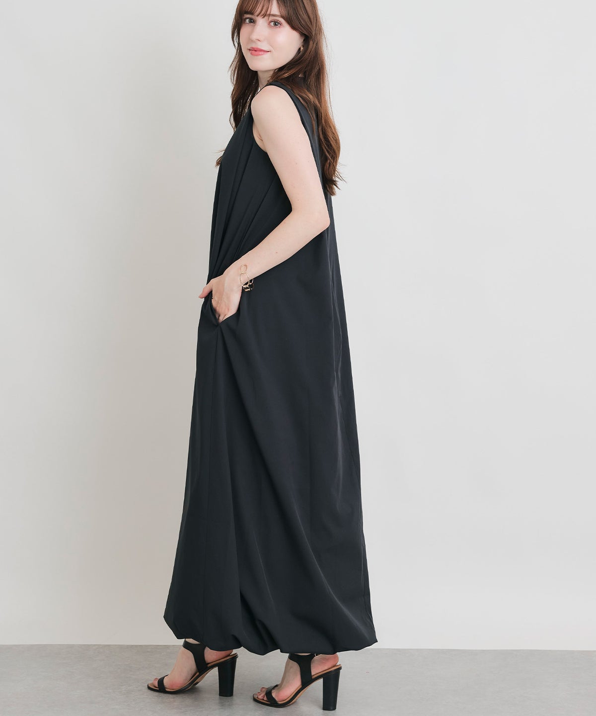 model：H160　着用サイズ：M　ブラック