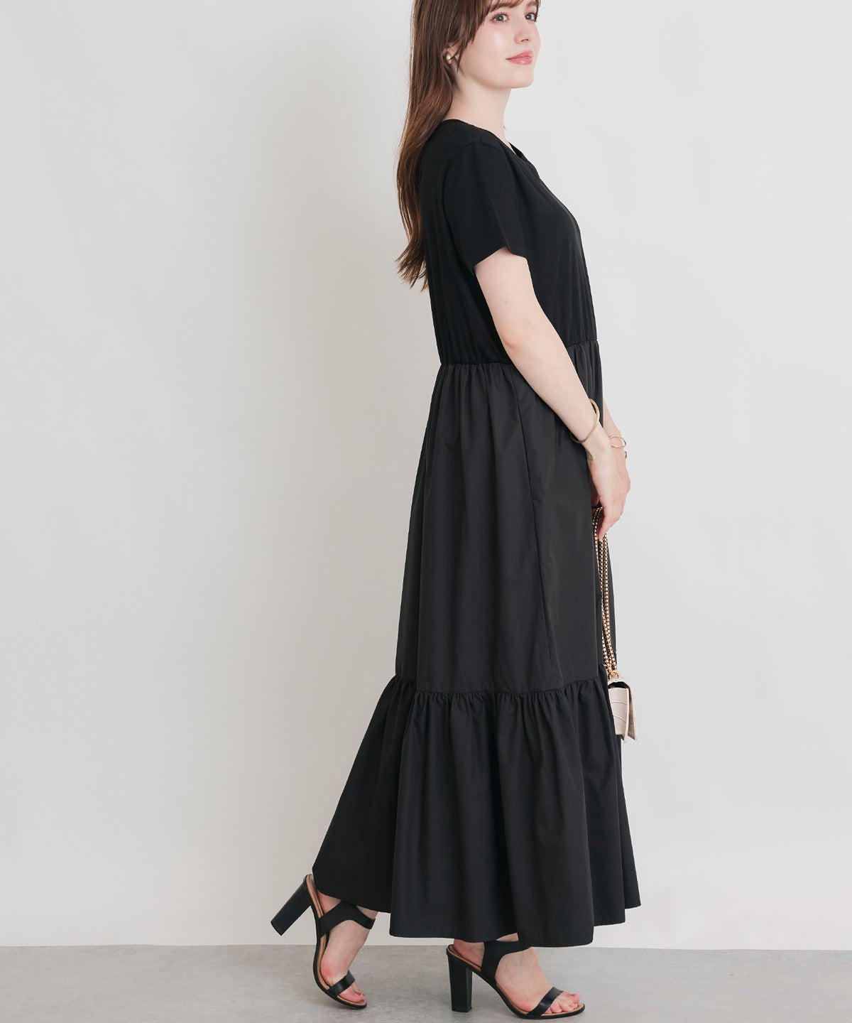 model：H160　着用サイズ：M　ブラック