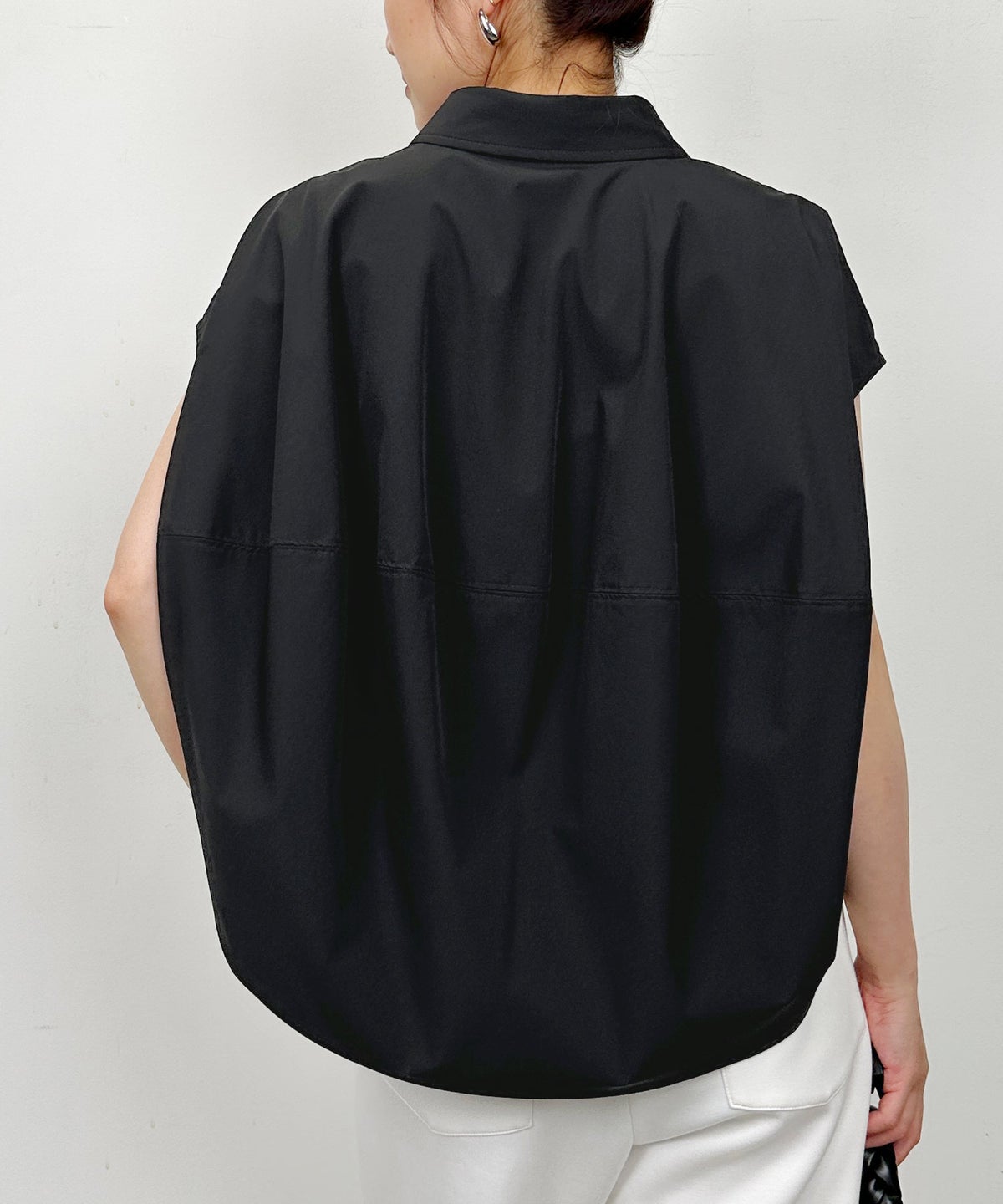 model：H164　着用サイズ：M　ブラック
