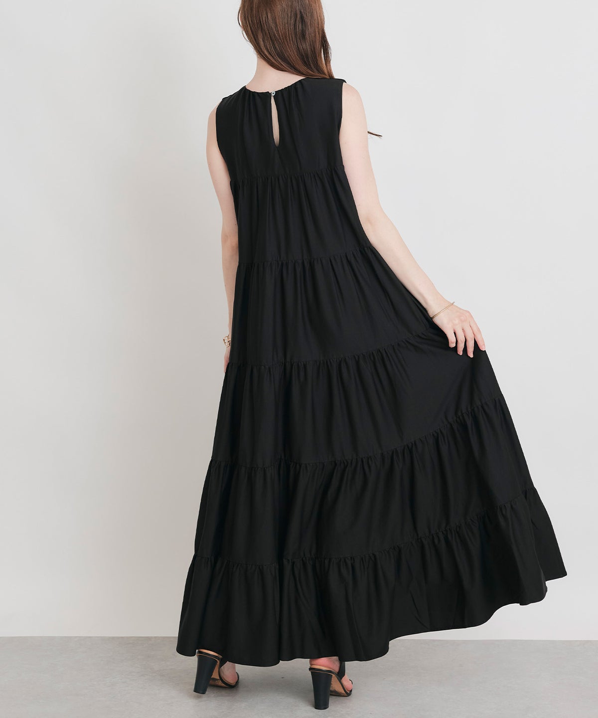 model：H160　着用サイズ：M　ブラック