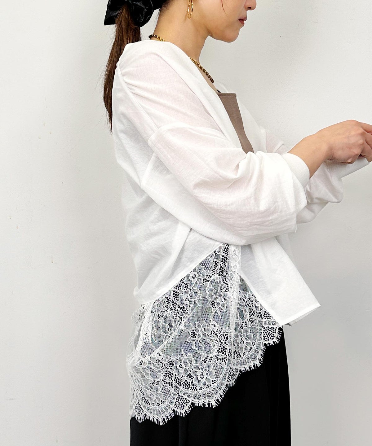 model：H164　着用サイズ：M　オフホワイト