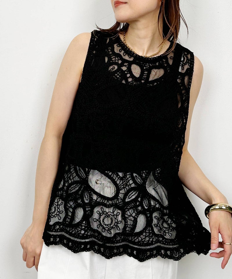 model：H164　着用サイズ：M　ブラック（クルーネック前）
