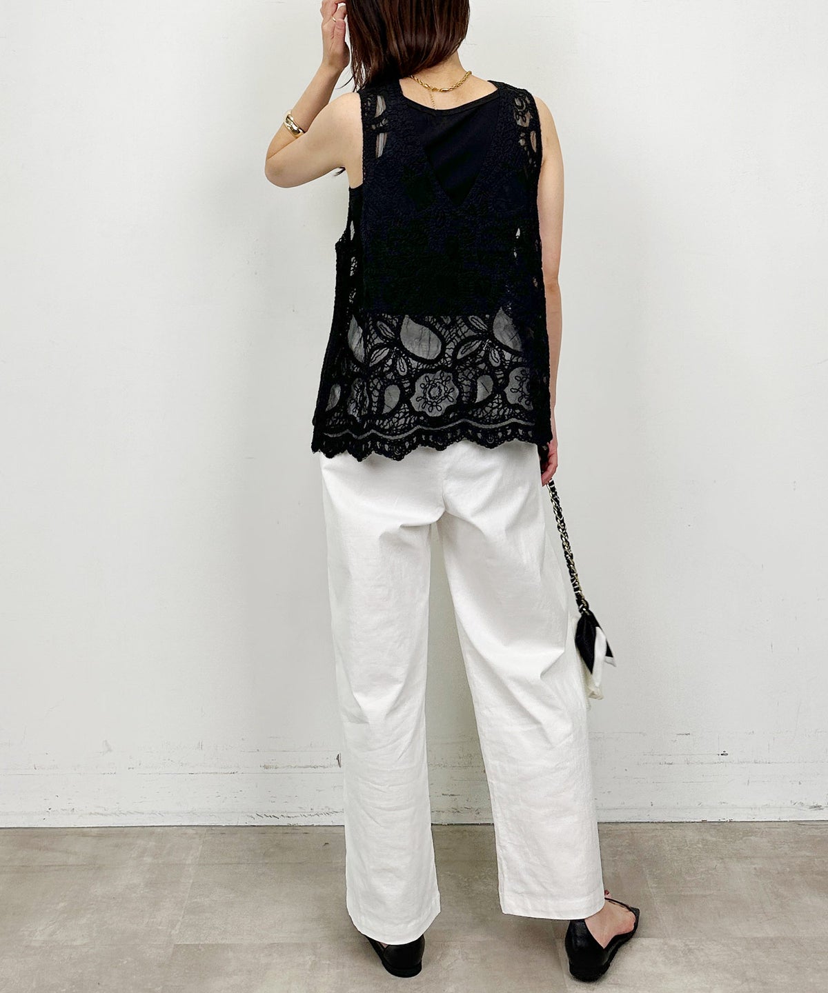 model：H164　着用サイズ：M　ブラック（クルーネック前）