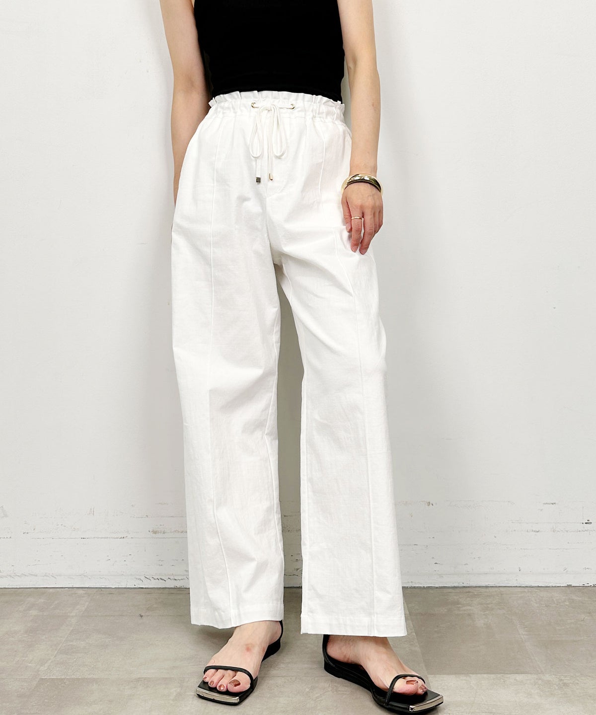 model：H164　着用サイズ：M　オフホワイト