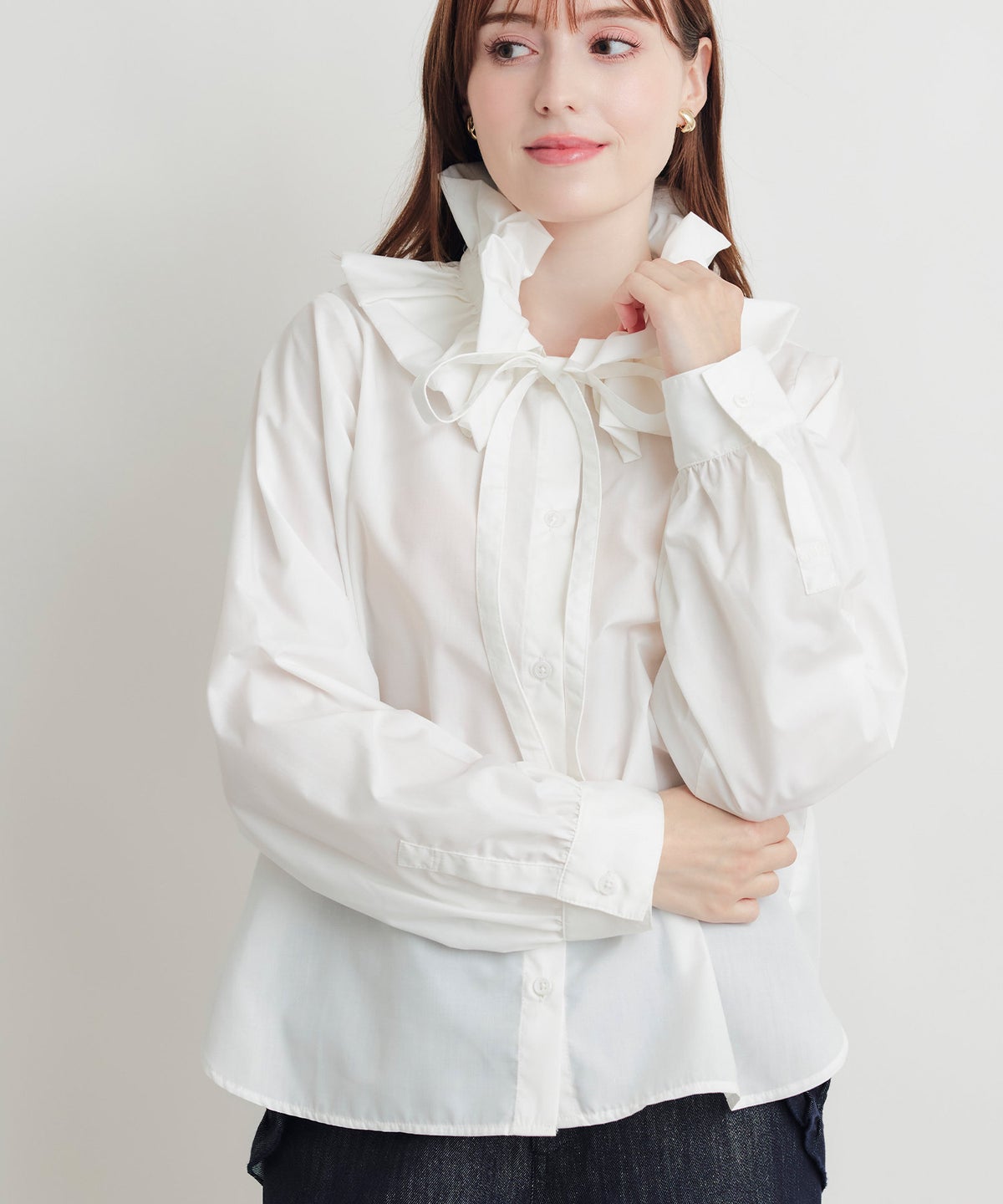 model：H160　着用サイズ：M　オフホワイト