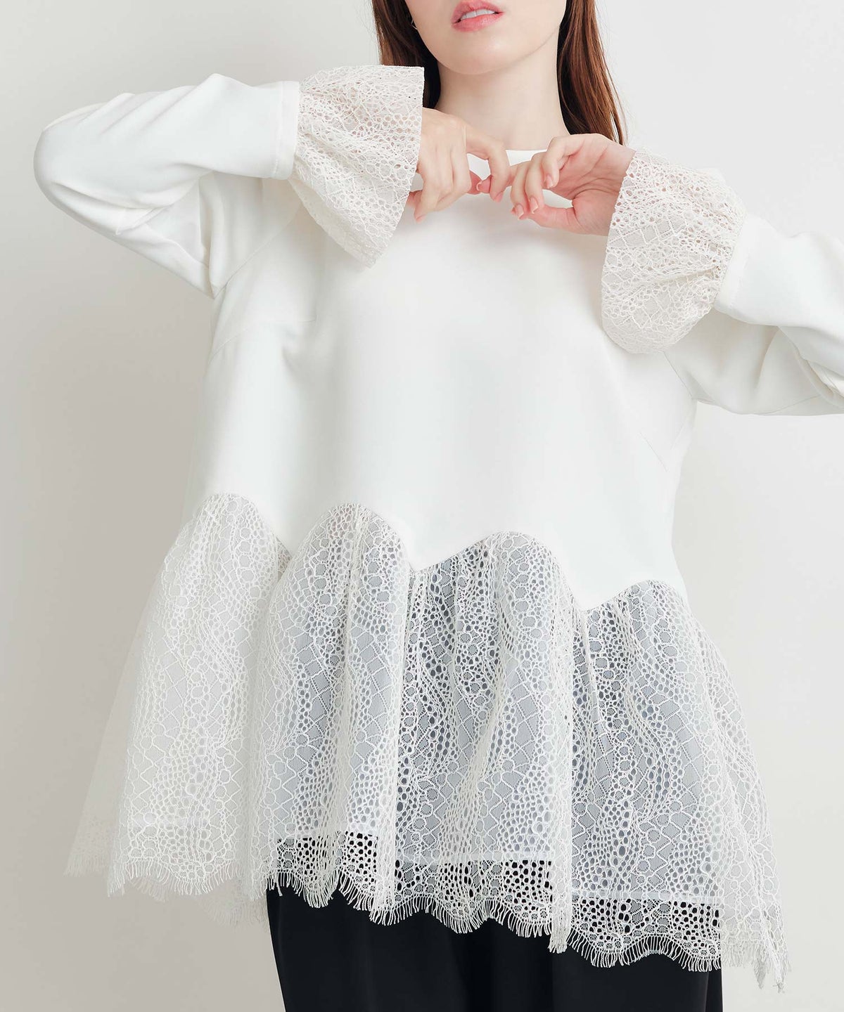 model：H160　着用サイズ：M　オフホワイト