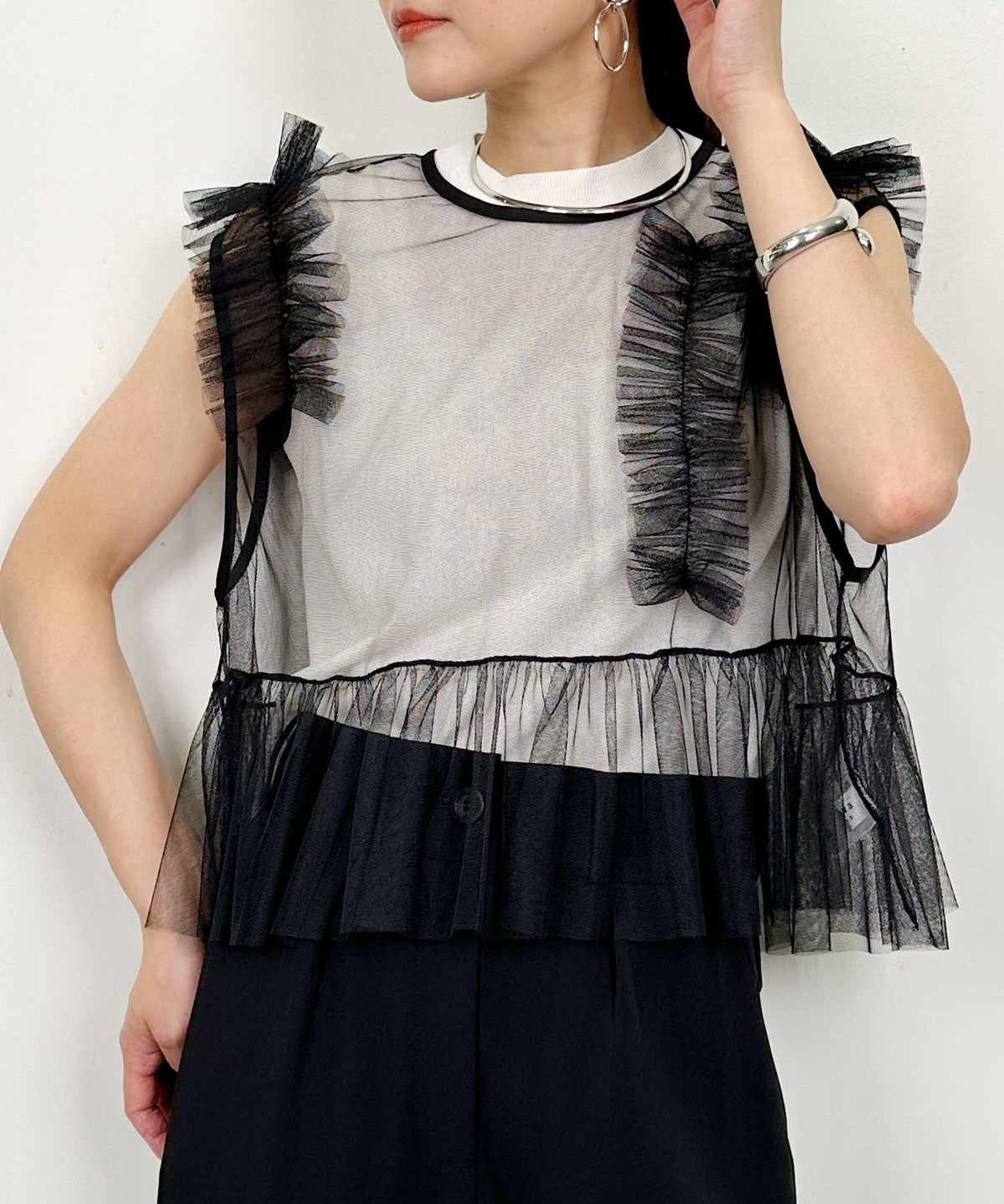 model：H164　着用サイズ：M　ブラック