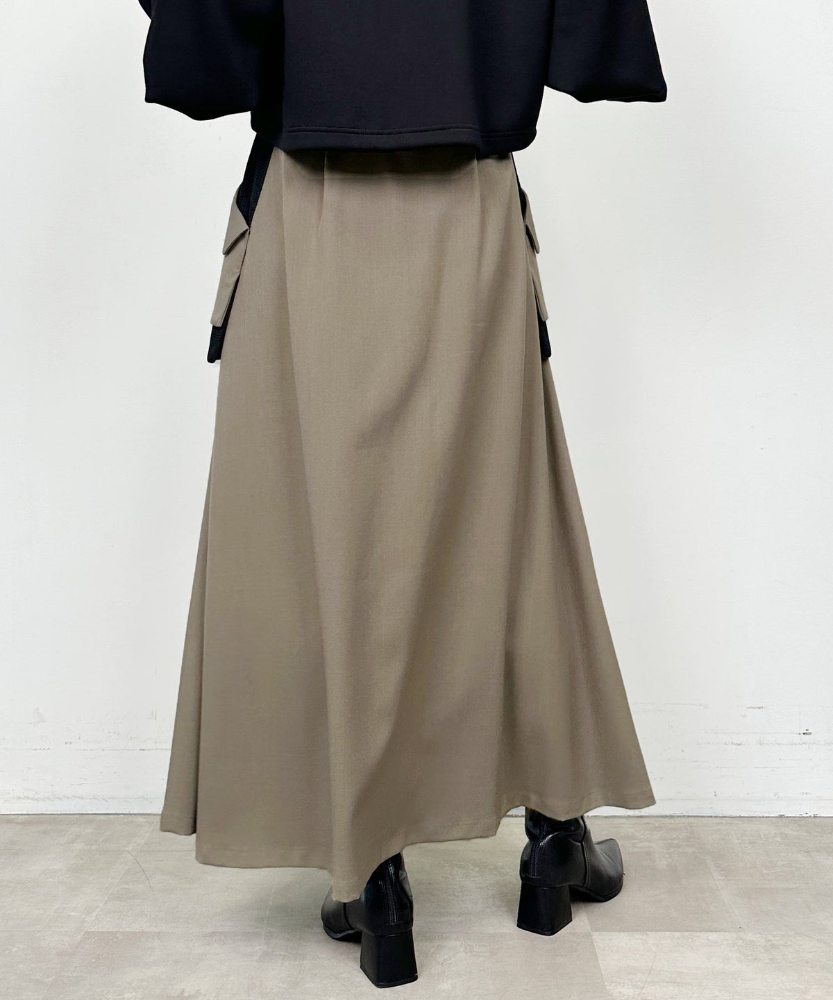 model：H164　着用サイズ：M　カーキ