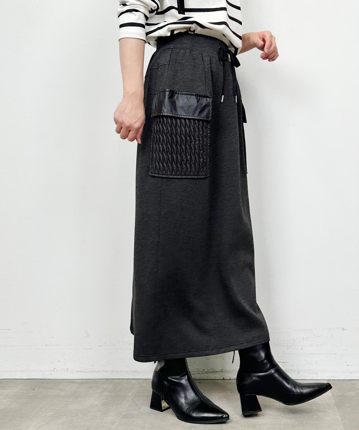 model：H164　着用サイズ：M　チャコールグレー